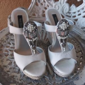 White House Black Market Wedges Size 8 EUC
